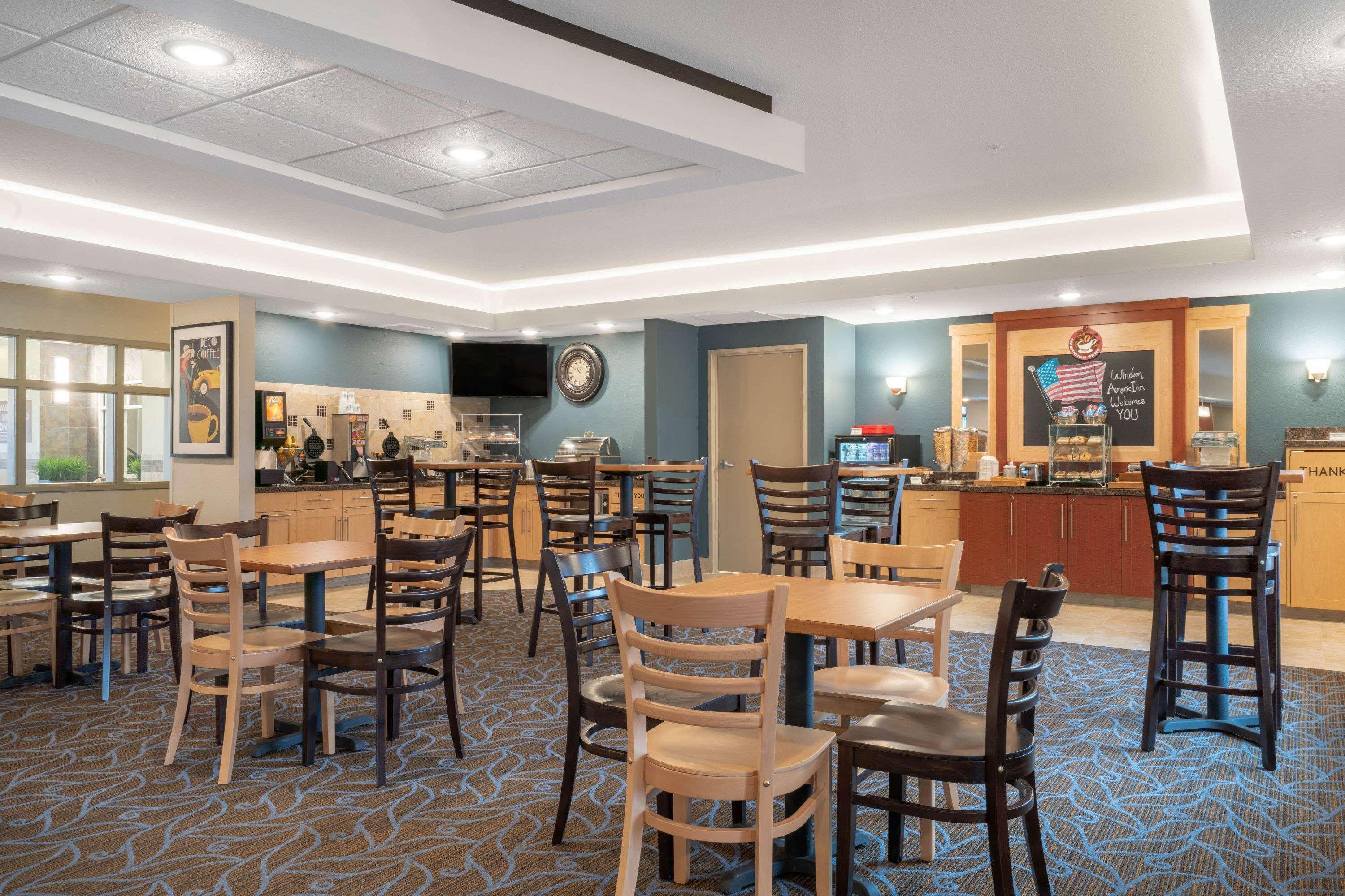 Hotel Americinn By Wyndham Windom